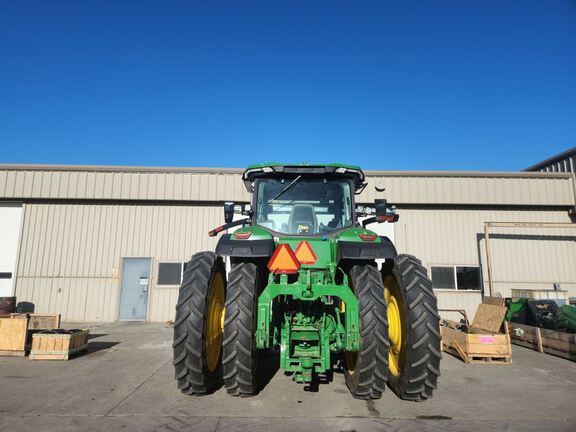 2022 John Deere 8R 370 Tractor