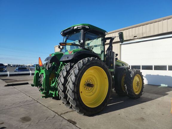 2022 John Deere 8R 370 Tractor