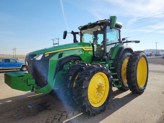 2022 John Deere 8R 370 Tractor