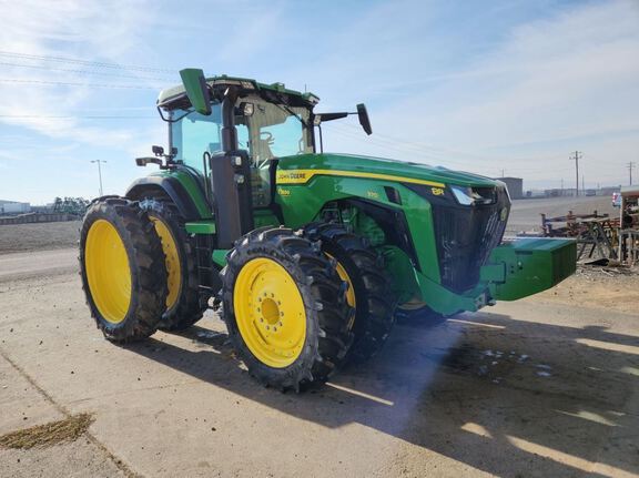 2022 John Deere 8R 370 Tractor