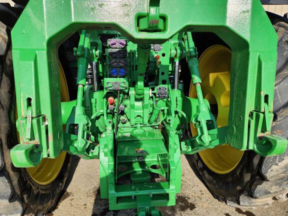 2022 John Deere 8R 370 Tractor