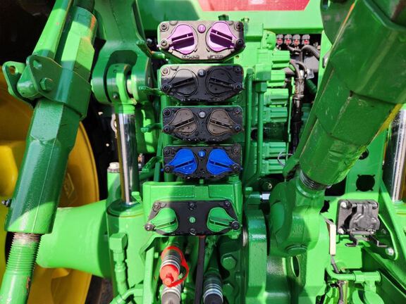 2022 John Deere 8R 370 Tractor