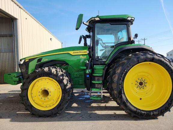 2022 John Deere 8R 370 Tractor