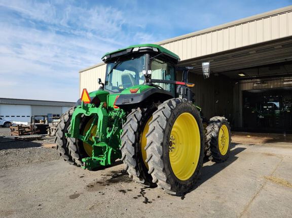 2022 John Deere 8R 370 Tractor