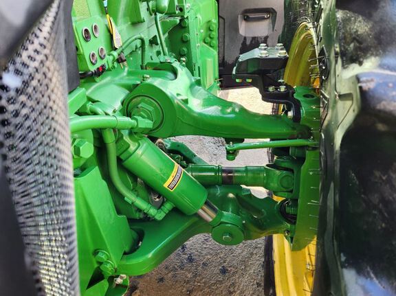 2022 John Deere 8R 370 Tractor