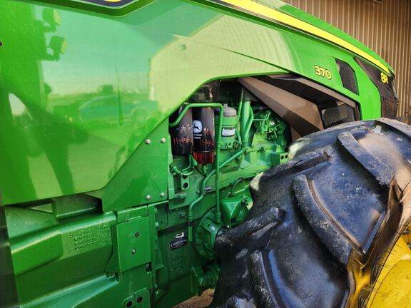 2022 John Deere 8R 370 Tractor