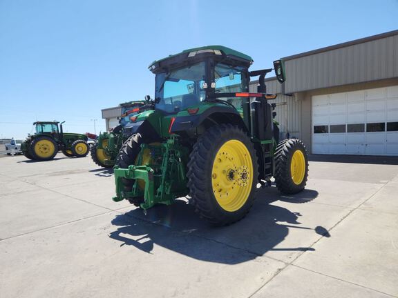 2023 John Deere 7R 230 Tractor