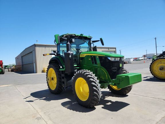 2023 John Deere 7R 230 Tractor