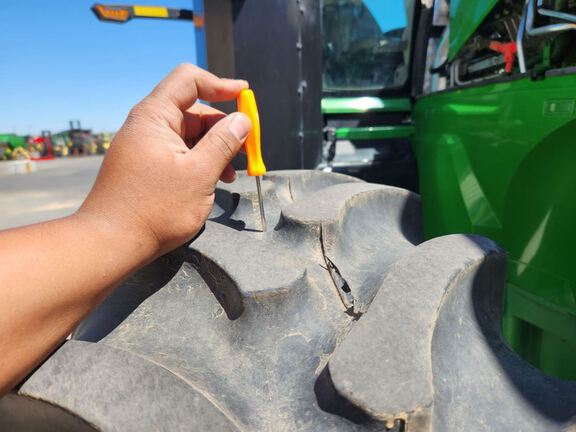 2023 John Deere 7R 230 Tractor