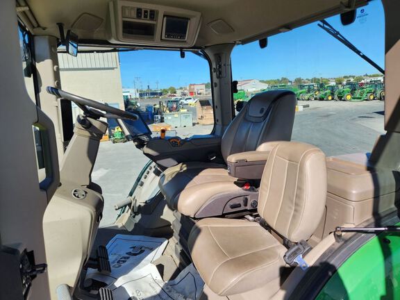 2023 John Deere 8RX 370 Tractor Rubber Track