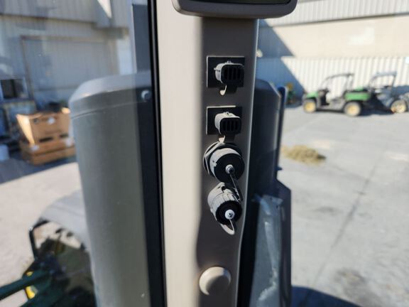 2023 John Deere 8RX 370 Tractor Rubber Track