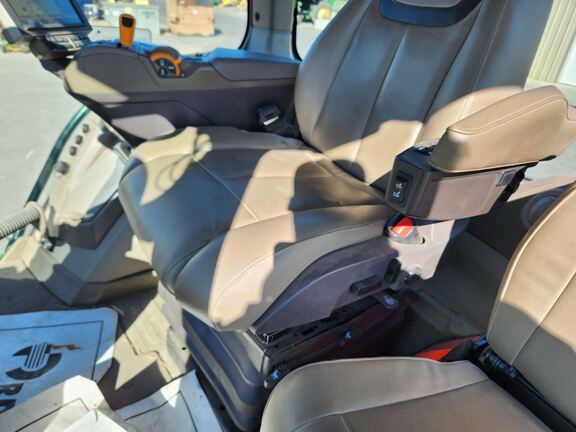 2023 John Deere 8RX 370 Tractor Rubber Track