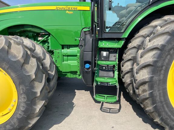 2018 John Deere 8370R Tractor