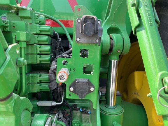 2018 John Deere 8370R Tractor