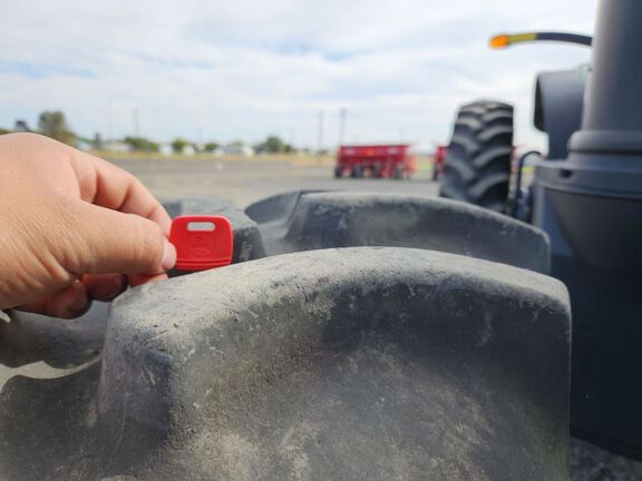 2019 John Deere 8270R Tractor