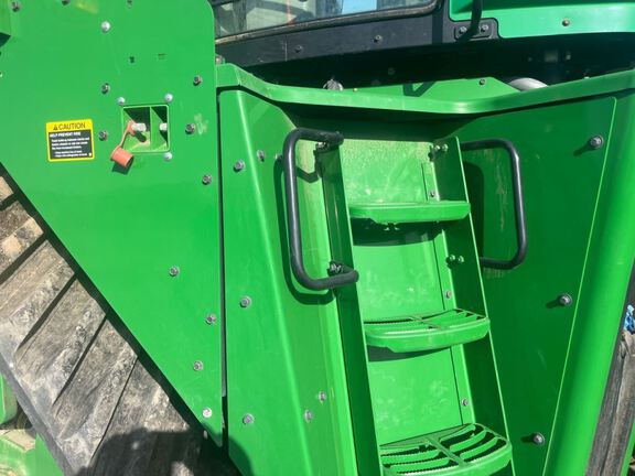 2022 John Deere 9520RX Tractor Rubber Track
