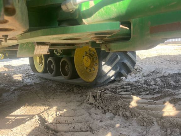 2022 John Deere 9520RX Tractor Rubber Track