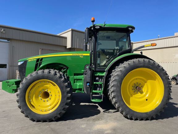 2019 John Deere 8270R Tractor