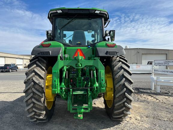 2023 John Deere 8R 370 Tractor