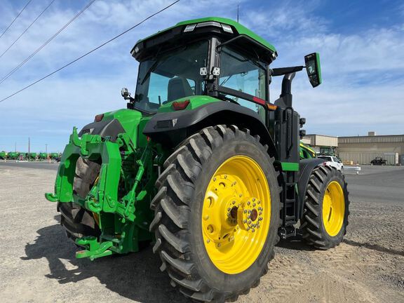 2023 John Deere 8R 370 Tractor