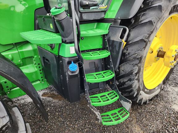 2023 John Deere 8R 370 Tractor