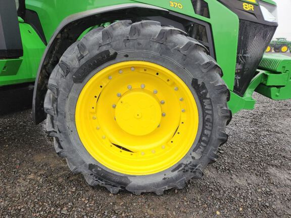 2023 John Deere 8R 370 Tractor