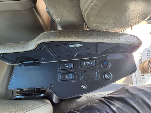 2021 John Deere 8R 310 Tractor