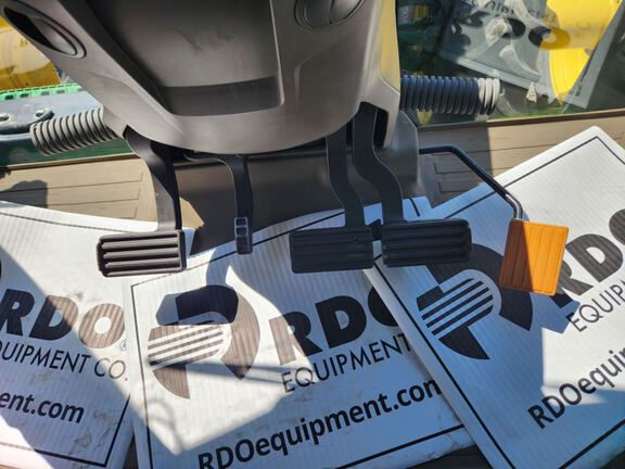 2021 John Deere 8R 310 Tractor