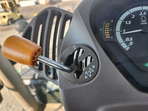 2022 John Deere 6120R Tractor