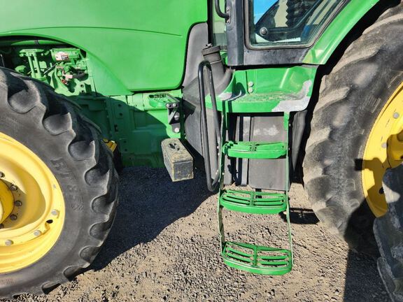 2010 John Deere 8270R Tractor