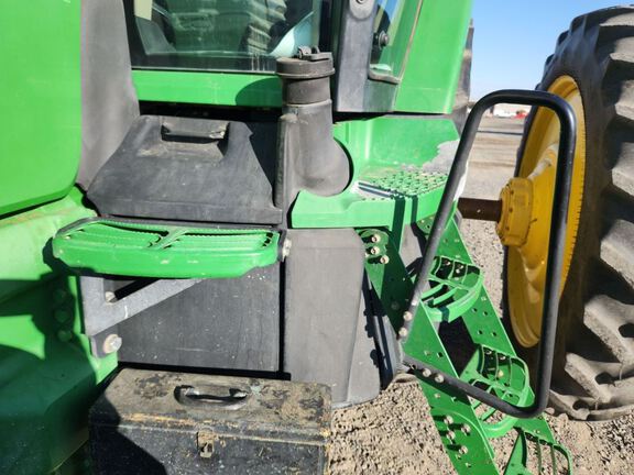 2010 John Deere 8270R Tractor