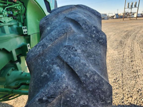 2010 John Deere 8270R Tractor