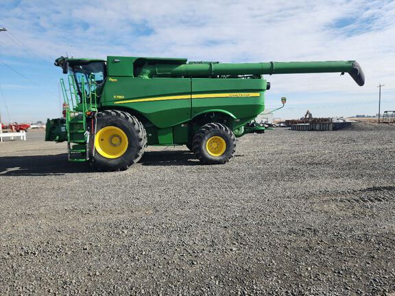 2024 John Deere S780 Combine