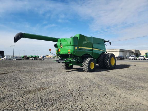 2024 John Deere S780 Combine