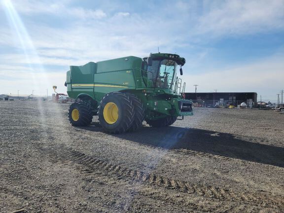 2024 John Deere S780 Combine