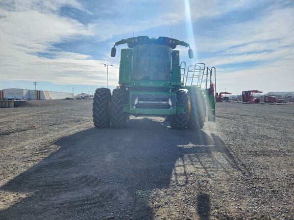 2024 John Deere S780 Combine