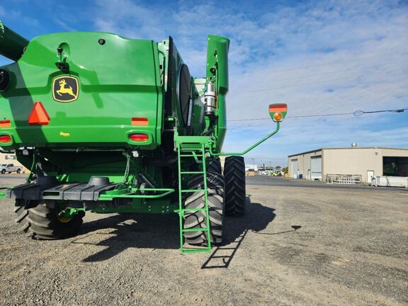 2024 John Deere S780 Combine