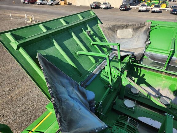 2024 John Deere S780 Combine