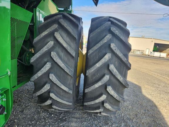 2024 John Deere S780 Combine