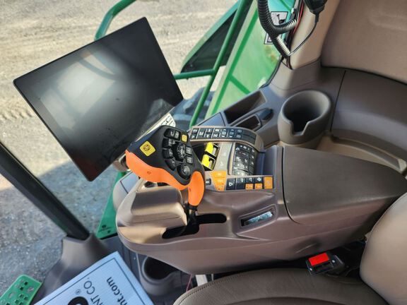 2024 John Deere S780 Combine