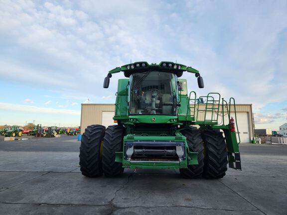 2024 John Deere S780 Combine