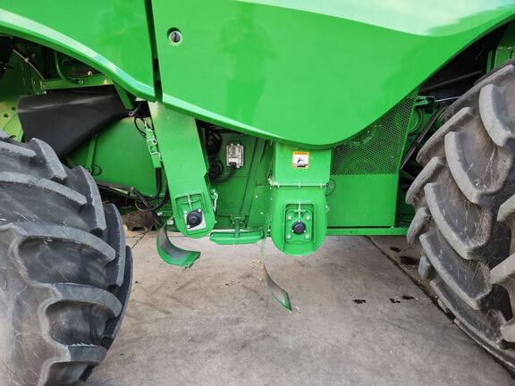 2024 John Deere S780 Combine