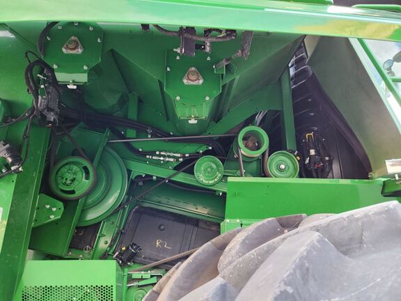 2024 John Deere S780 Combine