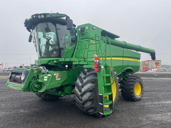 2024 John Deere S780 Combine