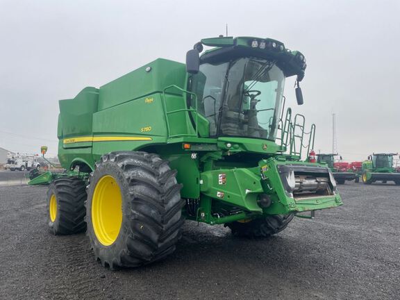 2024 John Deere S780 Combine