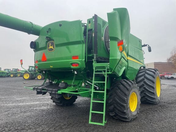 2024 John Deere S780 Combine