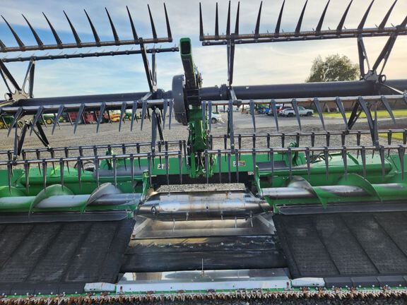 2024 John Deere HD35R Header Combine