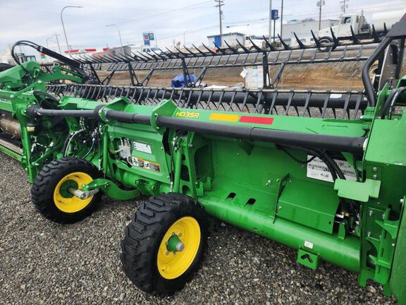 2024 John Deere HD35R Header Combine