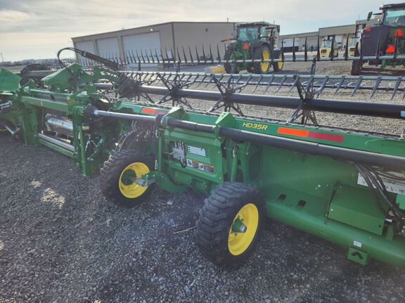 2024 John Deere HD35R Header Combine