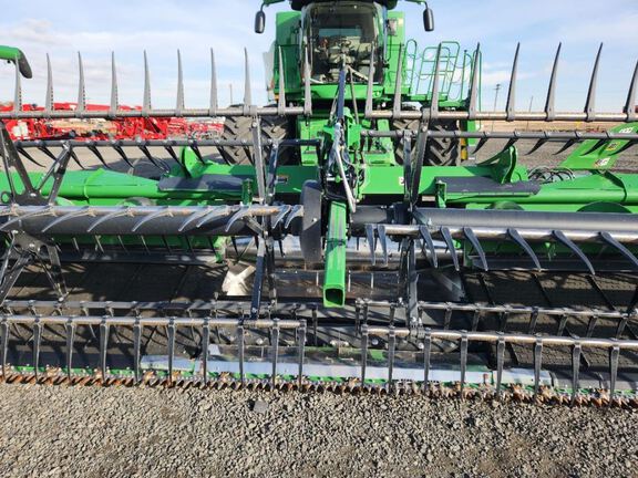 2024 John Deere HD35R Header Combine